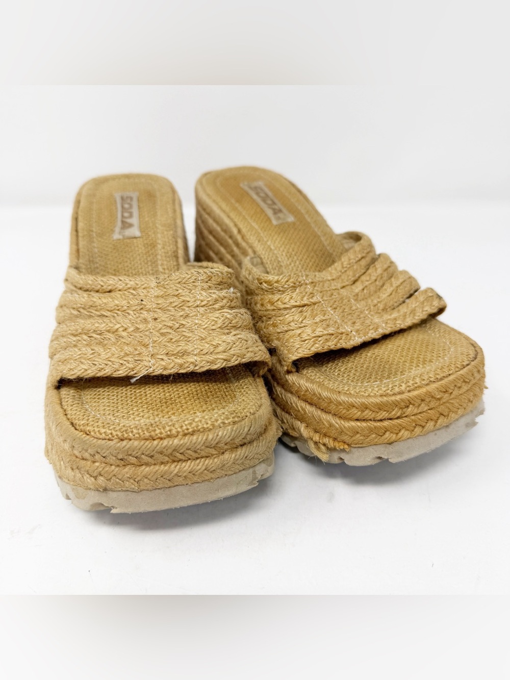 SODA Tan Woven Raffia Platform Slides Wedge Sandals Size 8.5 Y2K Girly 90s